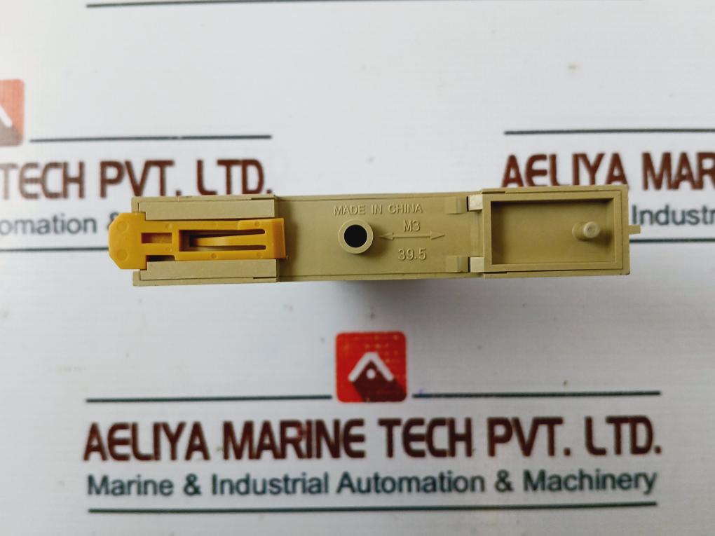 Omron G2R-2-s(S) Plug-in Relay With Socket 5A 230Vac~