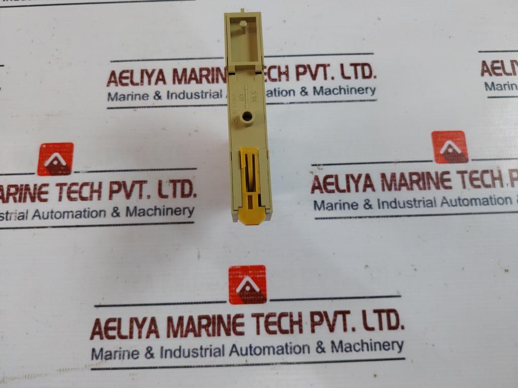 Omron G2R-2-sni(S) General Purpose Relay With Socket 5A 250V Ac