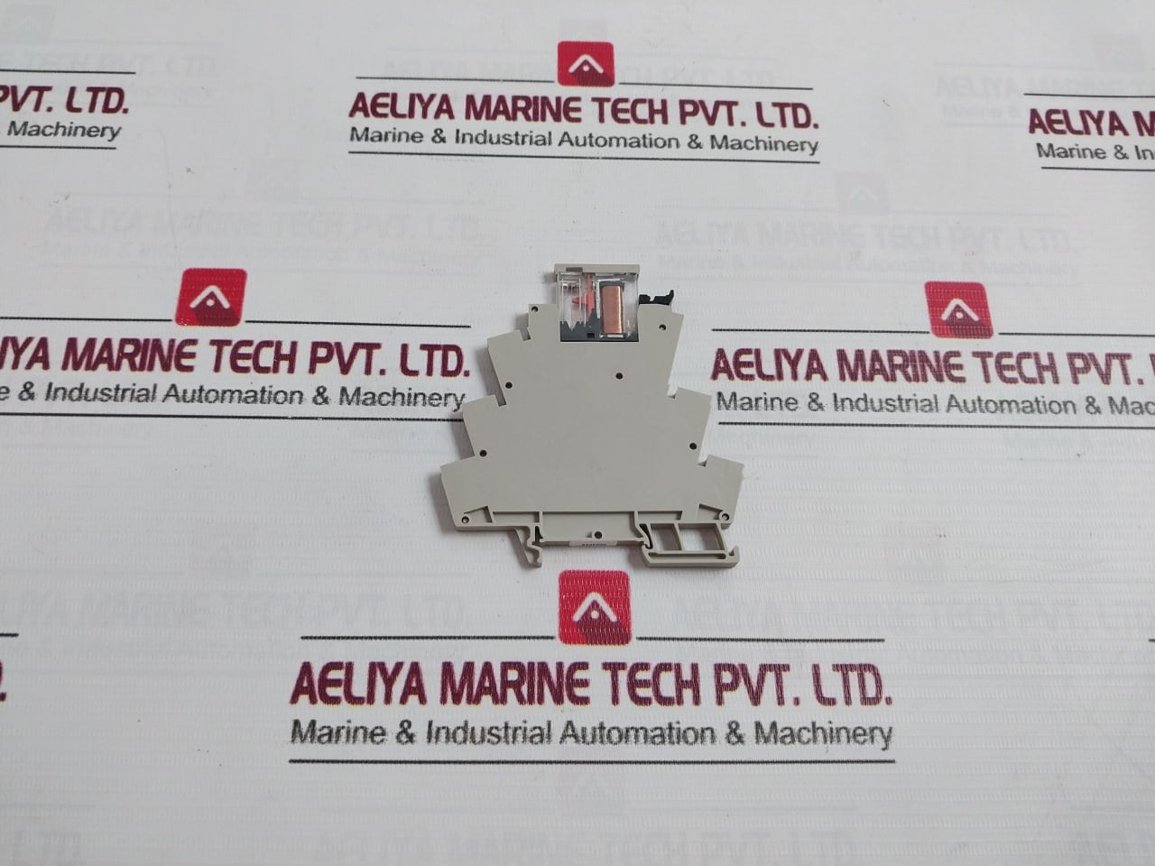 Omron G2Rv-sl500 Interface Relay Use 0.1 In Or 2.5Mm