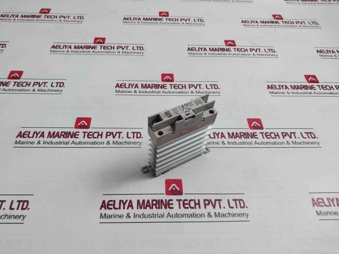 Omron G3Pe-525B Solid State Relay Load:Ac200-480V