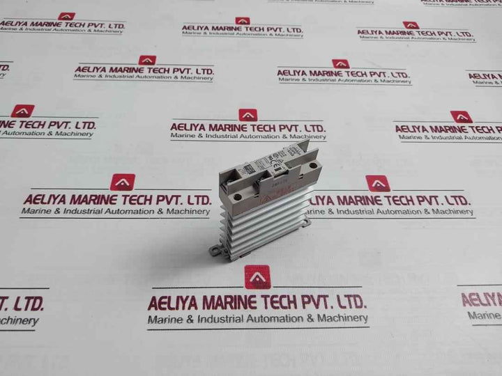 Omron G3Pe-525B Solid State Relay Load:Ac200-480V