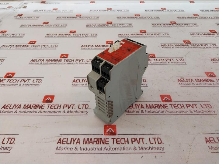 Omron G9Sx-ad322-t15-rt Flexible Safety Unit 24Vdc 4W 0.8A 15Msec