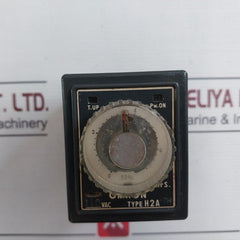 Omron H2A-7H Motor Driven Timer 0 To 7Hrs 0 To 6Hrs 200Vac 50/60Hz 4Va