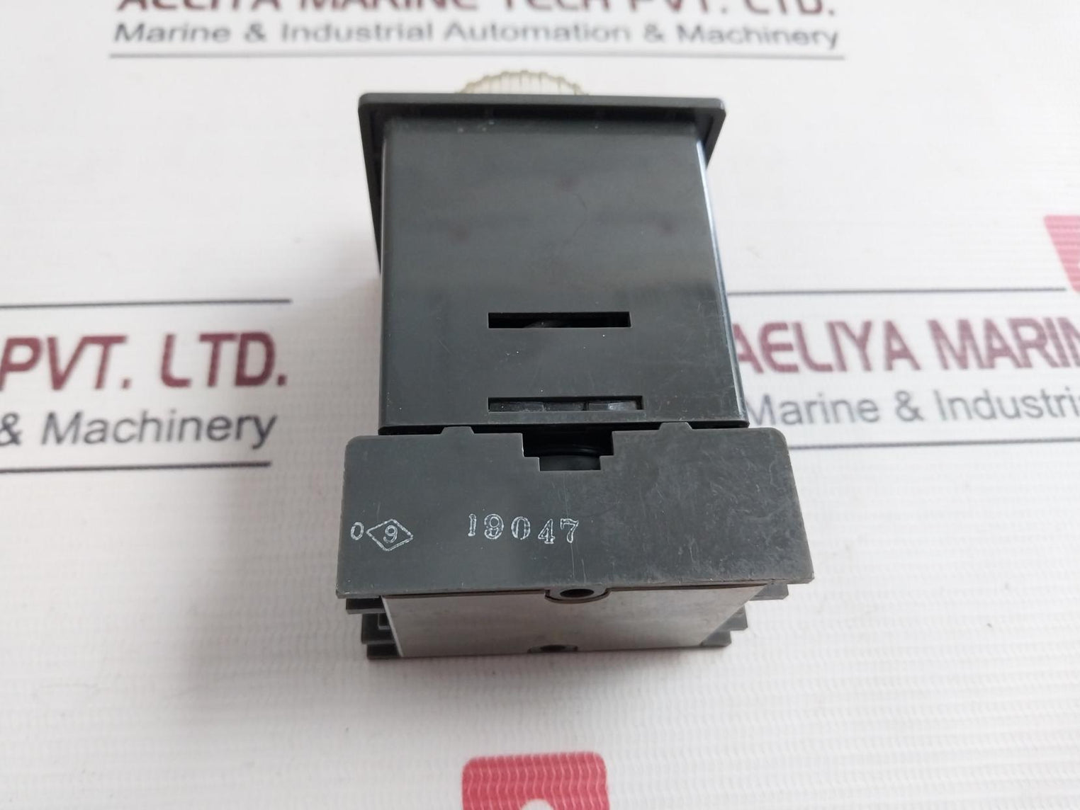 Omron H2A-7H Motor Driven Timer 0 To 7Hrs 0 To 6Hrs 200Vac 50/60Hz 4Va