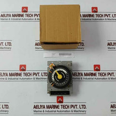 Omron H2E Time Switch 15A 250Vac 50/60Hz 41-10491-1 (Not Working)