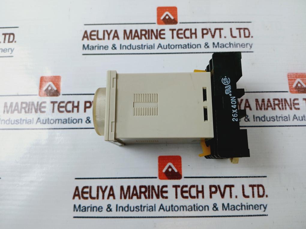 OMRON H3BA-8H Timer Module With Base 5A 250VAC