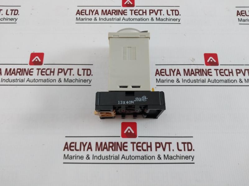 Omron H3Ba-8 Solid-state Timer 110Vac 50/60 Hz Resistive Load