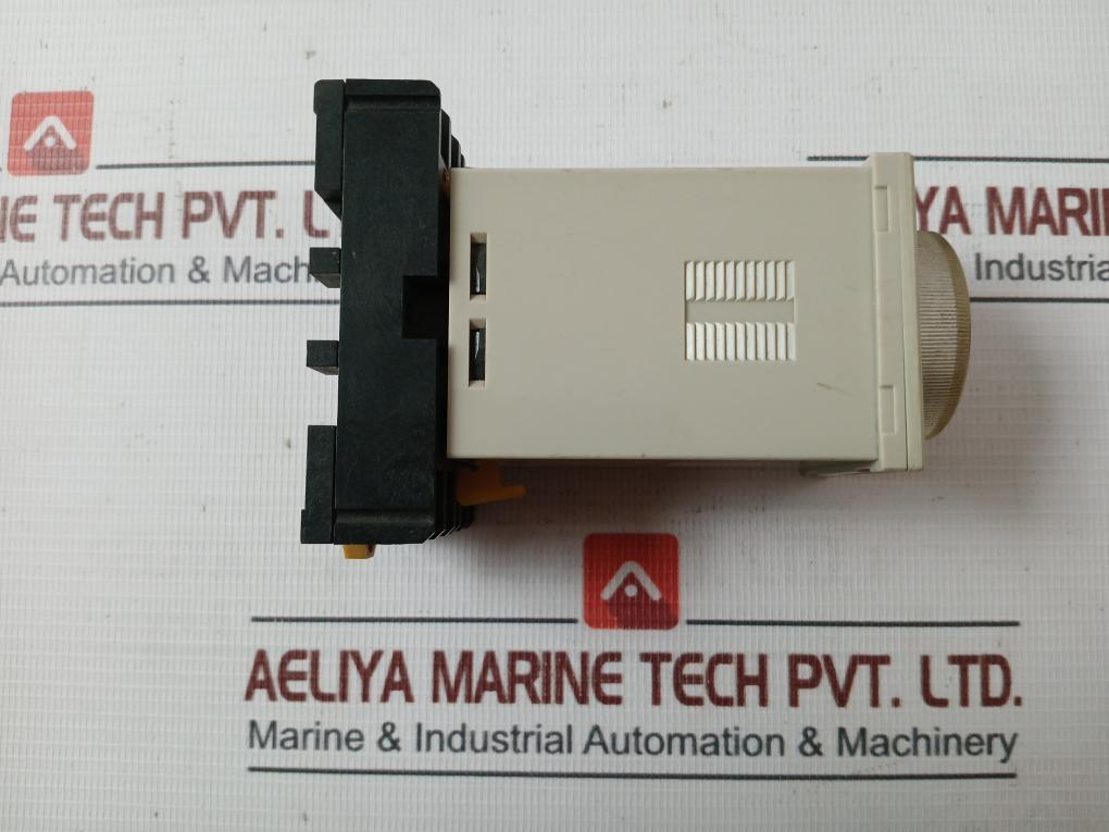 Omron H3Ba-8 Solid-state Timer Module With Base P2Cf-08 100/110/120Vac 50/60Hz
