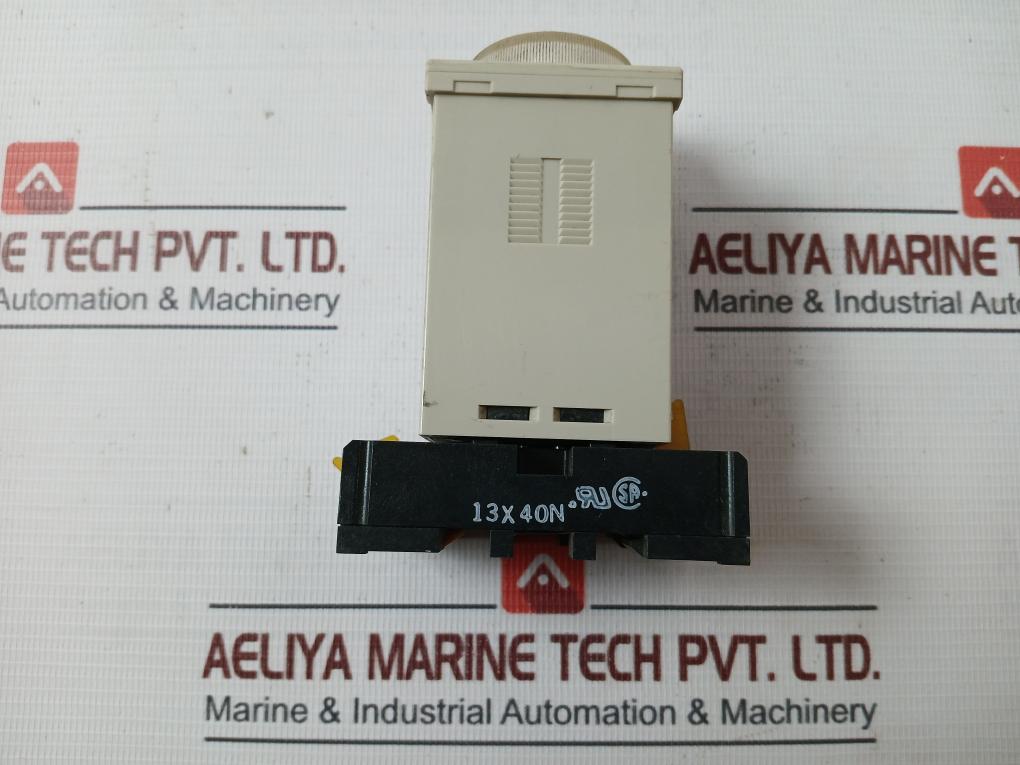 Omron H3Ba-8 Solid-state Timer Module With Base P2Cf-08 100/110/120Vac 50/60Hz