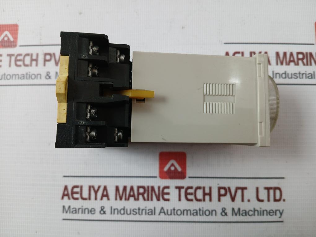 Omron H3Ba-n Solid-state Timer Module With Base 24V Dc P2Cf-11 0-12 Min