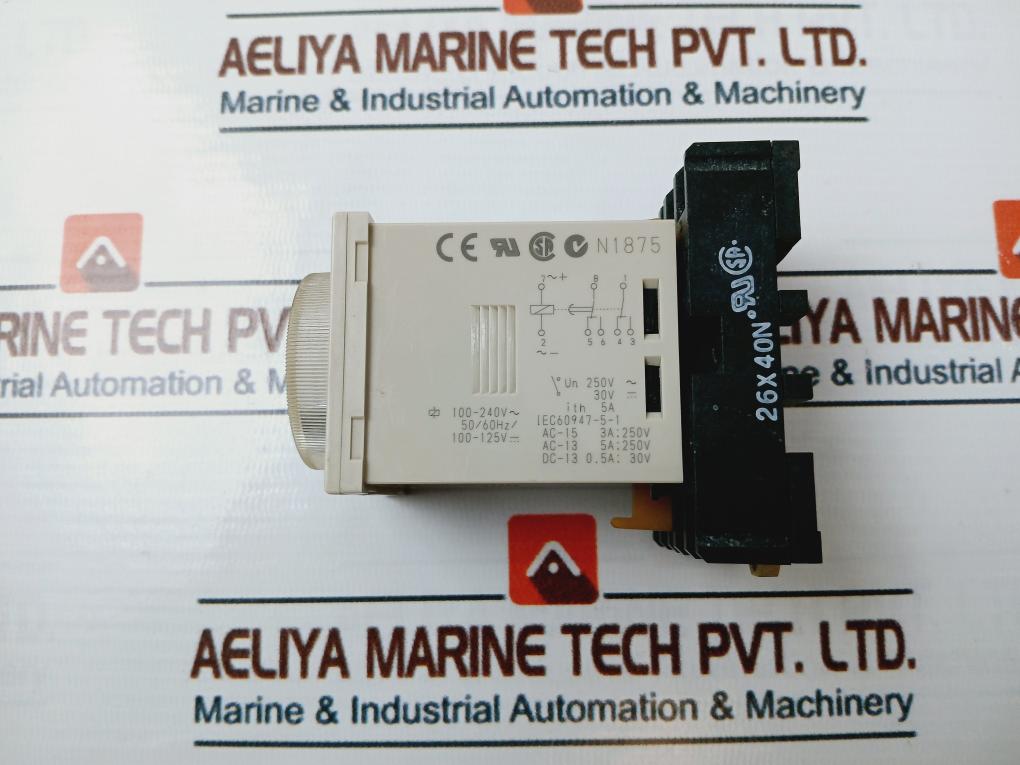 Omron H3Cr-a8E Timer With Base