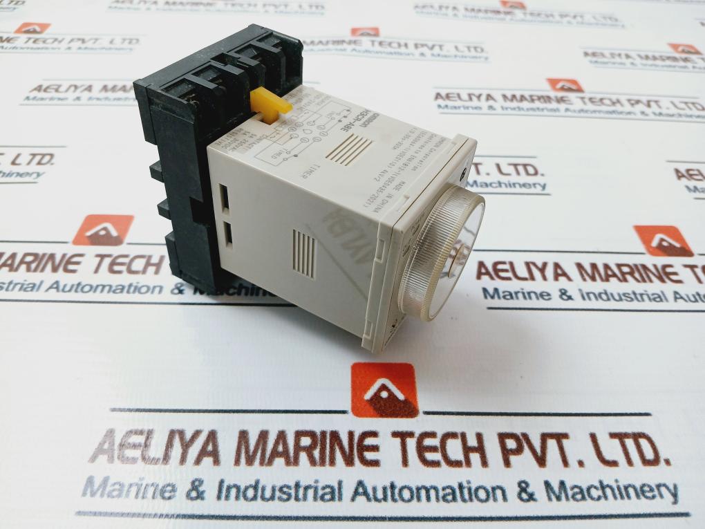 Omron H3Cr-a8E Timer With Base