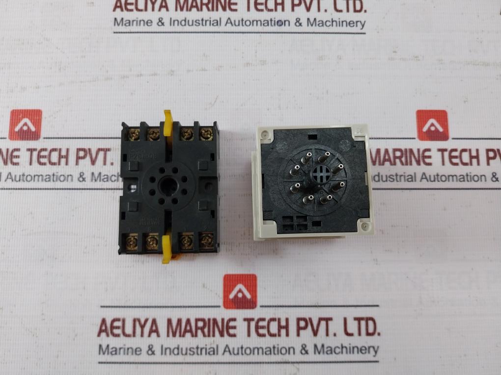 Omron H3Cr-a8 Solid-state Analog Timer W/ Base 5A 250Vac Dc-13 0.5A. 30V P2Cf-08