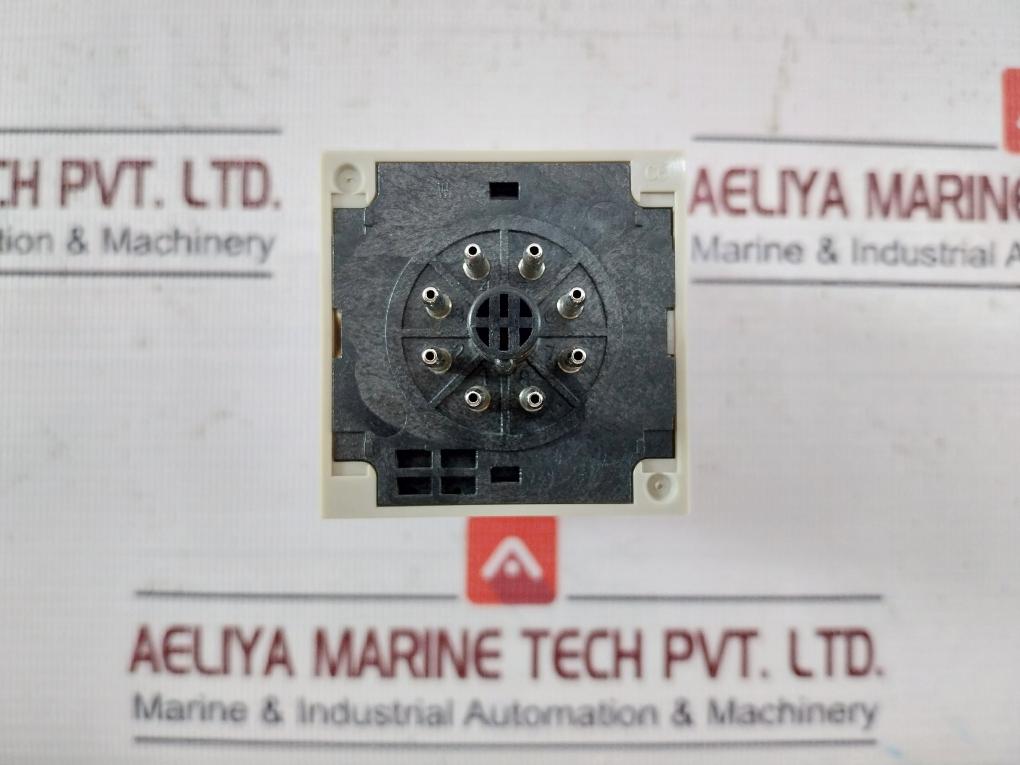Omron H3Cr-a8 Solid-state Analog Timer W/ Base 5A 250Vac Dc-13 0.5A. 30V P2Cf-08