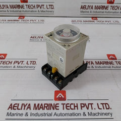 Omron H3Cr-a8 Solid-state Analog Timer W/ Base 5A 250Vac Dc-13 0.5A. 30V P2Cf-08