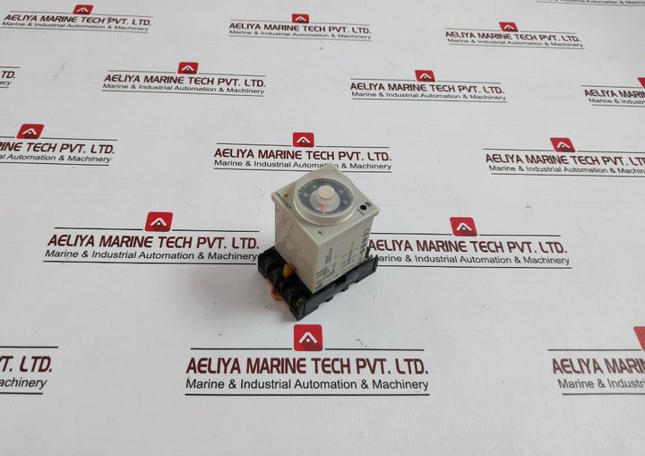 Omron H3Cr-a8 Solid-state Timer 110Vac 100-240V~ 50/60Hz 5A