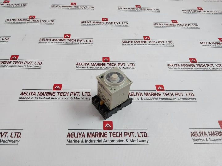 Omron H3Cr-a8 Solid-state Timer 110Vac 100-240V~ 50/60Hz 5A