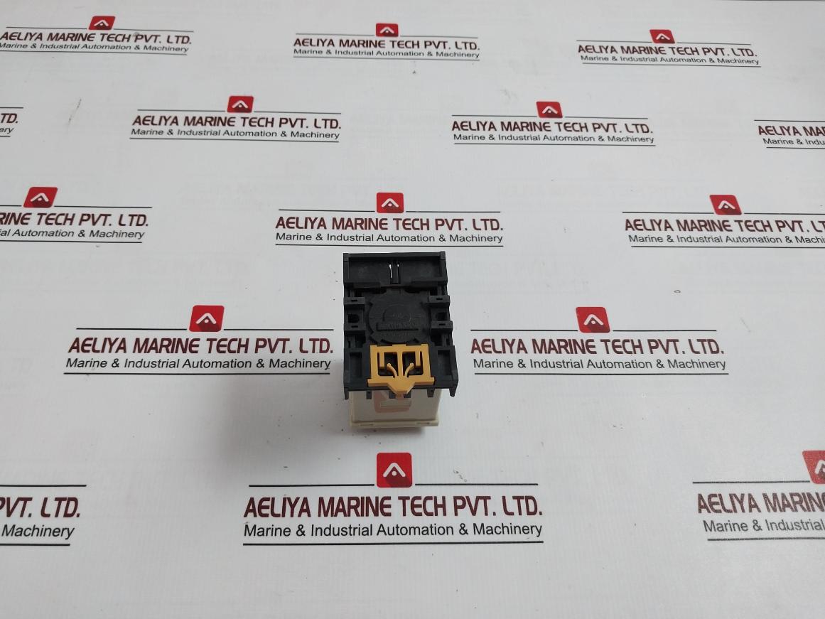 Omron H3Cr-a8 Solid-state Timer 110Vac 100-240V~ 50/60Hz 5A