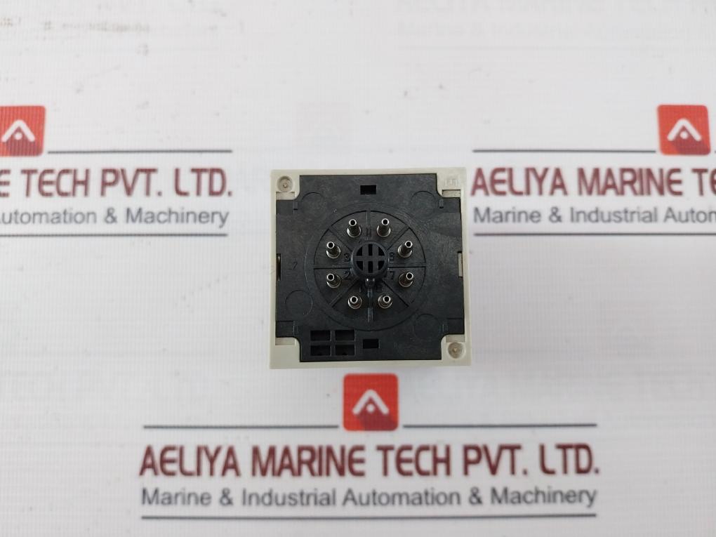 Omron H3Cr-a8 Solid State Timer Pf083A-e 0.05S-300H 100-240Vac 50/60Hz 5A 250Vac