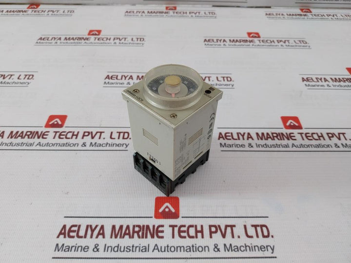 Omron H3Cr-a8 Solid State Timer Pf083A-e 0.05S-300H 100-240Vac 50/60Hz 5A 250Vac