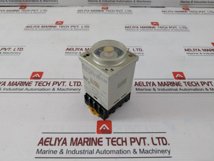 Omron H3Cr-a8 Solid State Timer Pf083A-e 0.05S-300H 100-240Vac 50/60Hz 5A 250Vac