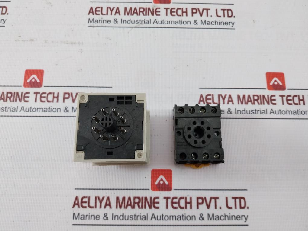 Omron H3Cr-a8 Solid State Timer Pf083A-e 0.05S-300H 100-240Vac 50/60Hz 5A 250Vac
