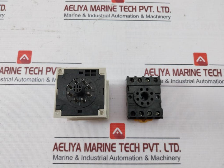Omron H3Cr-a8 Solid State Timer Pf083A-e 0.05S-300H 100-240Vac 50/60Hz 5A 250Vac