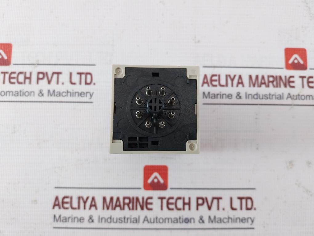 Omron H3Cr-a8 Timer Module With Base 100-240Vac 5A 250Vac