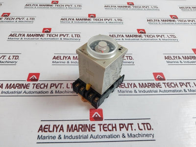 OMRON H3CR-A8 Timer Relay with Base 100-125vdc 50/60HZ