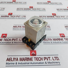 OMRON H3CR-A8 Timer Relay with Base 100-125vdc 50/60HZ