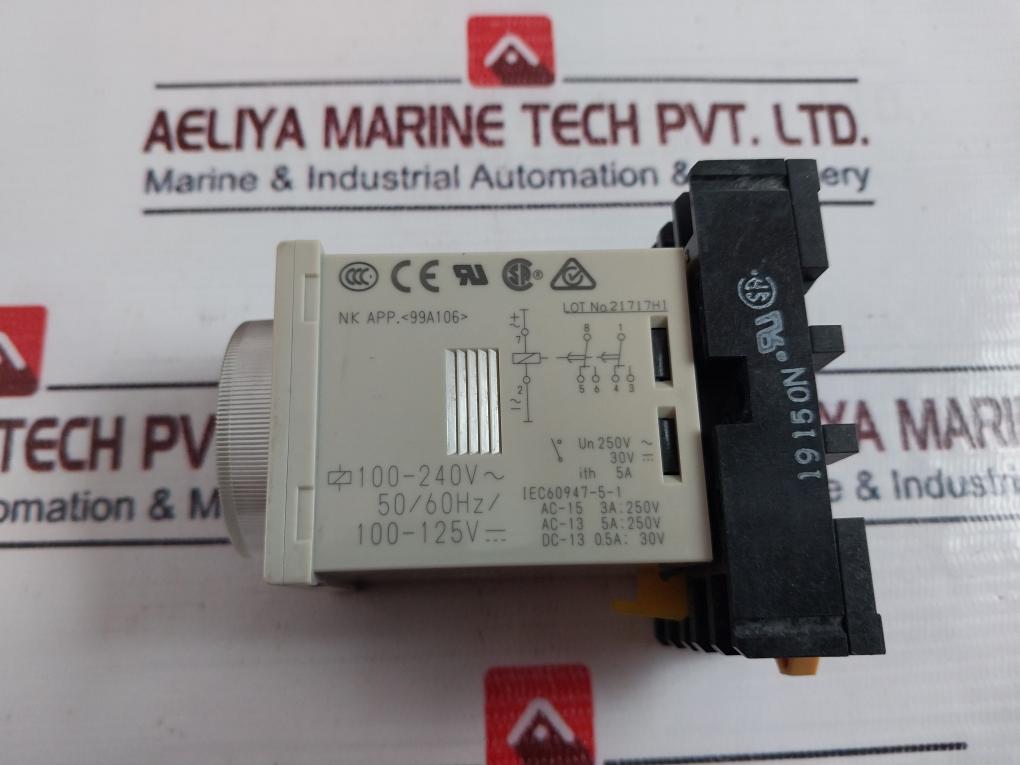 OMRON H3CR-A8 Timer Relay with Base 100-125vdc 50/60HZ