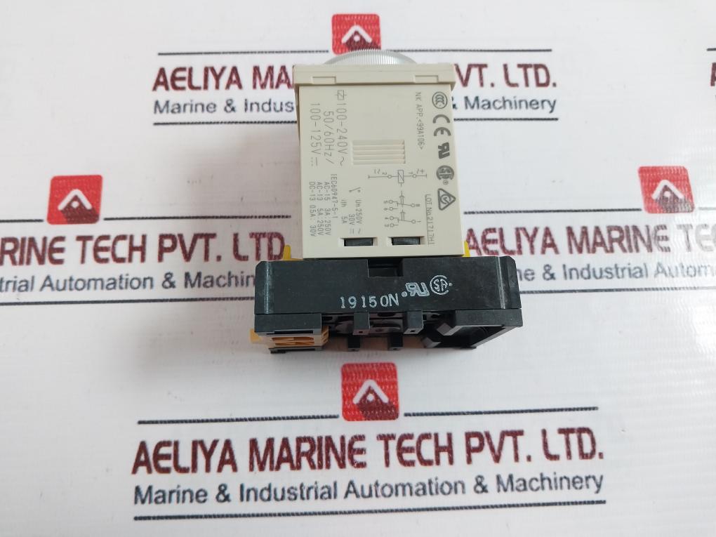 OMRON H3CR-A8 Timer Relay with Base 100-125vdc 50/60HZ