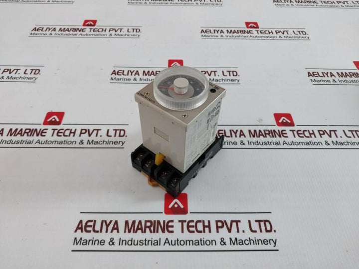 Omron H3Cr-a8 Timer Relay With Base P2Cf-08 En61812-1 50/60Hz/100-125 Vdc