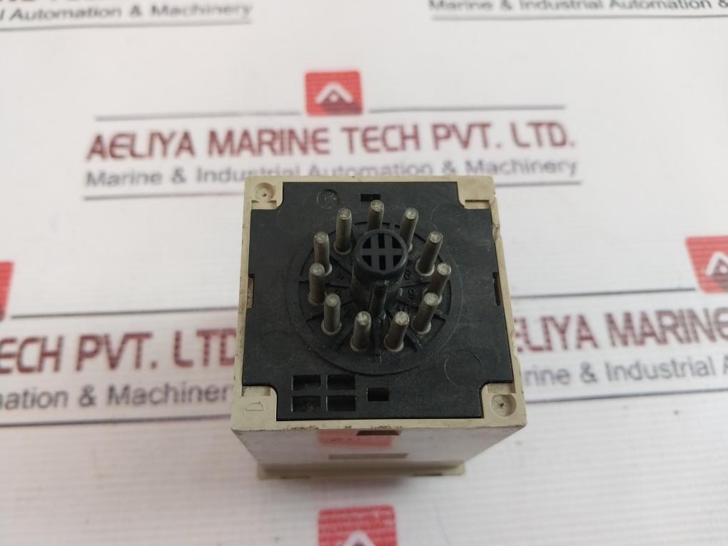 Omron H3Cr-a Analog Timer 100 To 240 Vac 50/60Hz 5A