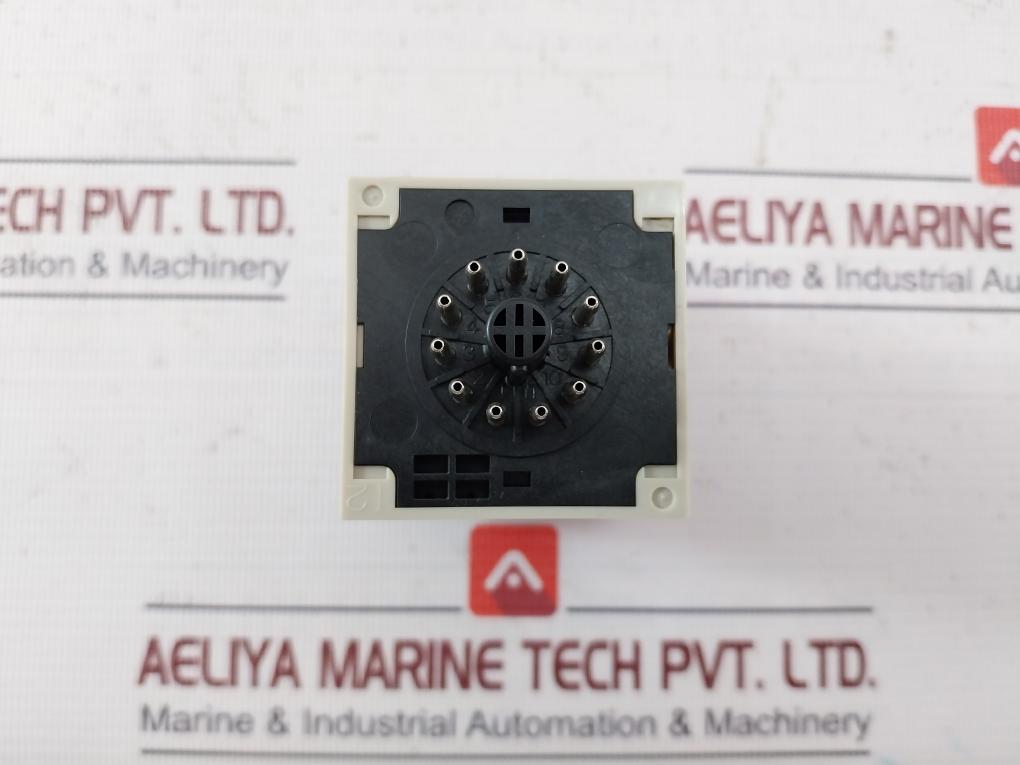 Omron H3Cr-a Analog Timer W/ Base Iec60664-1 50/60Hz 100-125Vdc 30V 0.05S-300H