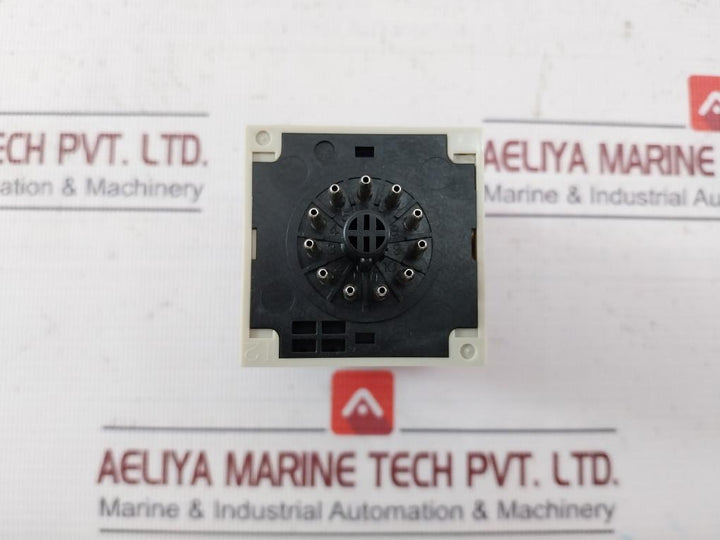 Omron H3Cr-a Analog Timer W/ Base Iec60664-1 50/60Hz 100-125Vdc 30V 0.05S-300H