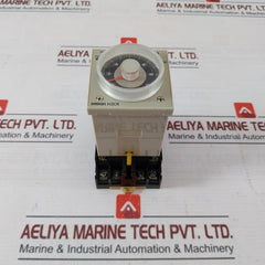 Omron H3Cr-a Analog Timer W/ Base Iec60664-1 50/60Hz 100-125Vdc 30V 0.05S-300H