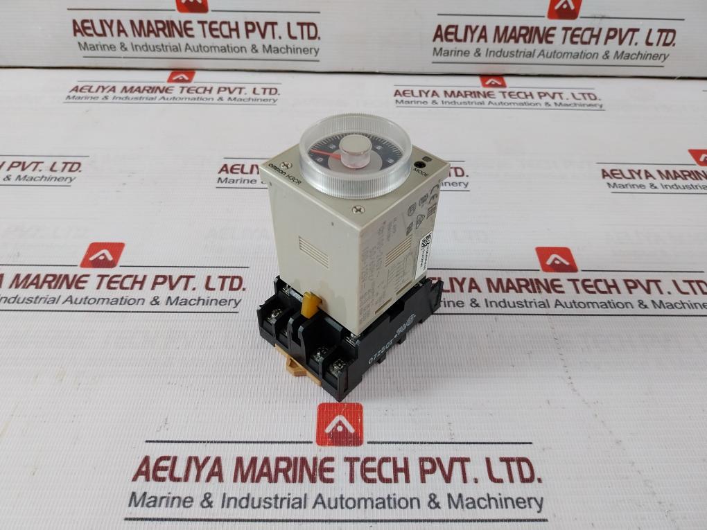 Omron H3Cr-a Analog Timer W/ Base Iec60664-1 50/60Hz 100-125Vdc 30V 0.05S-300H