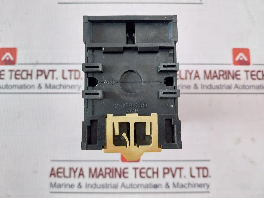 Omron H3Cr-a Analog Timer W/ Base Iec60664-1 50/60Hz 100-125Vdc 30V 0.05S-300H