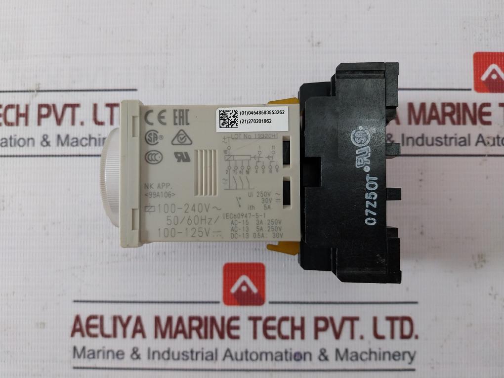 Omron H3Cr-a Analog Timer W/ Base Iec60664-1 50/60Hz 100-125Vdc 30V 0.05S-300H