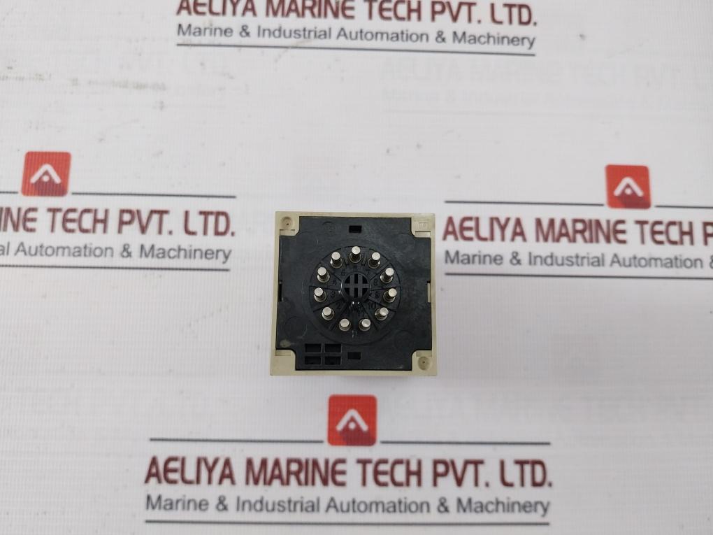 Omron H3Cr-a Multi-function Timer Module With Base Mode A 100-240V Ac/Dc 50/60Hz