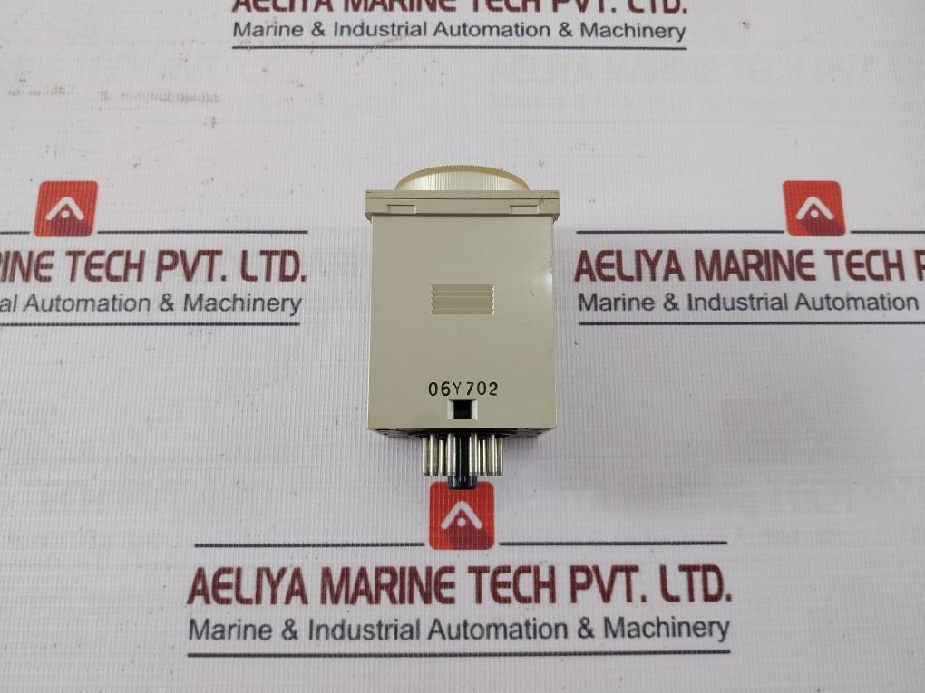 Omron H3Cr-a Multi-function Timer Module With Base Mode A 100-240V Ac/Dc 50/60Hz