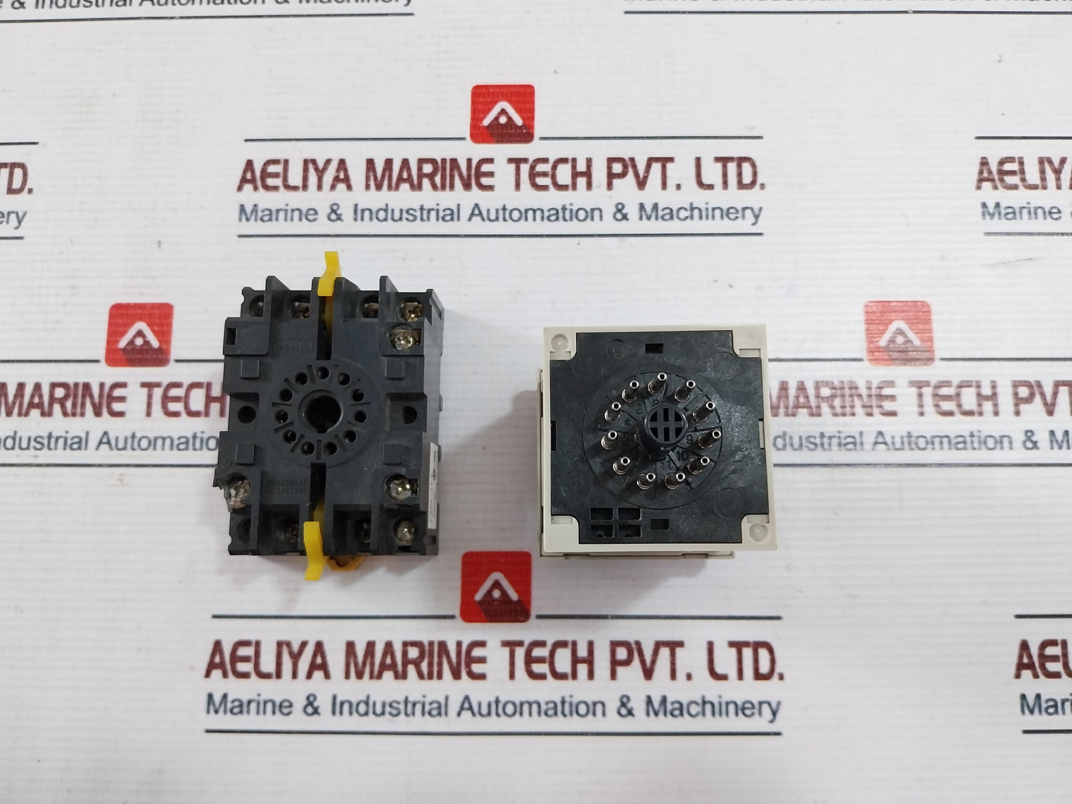 Omron H3Cr-a Multifunctional Timer With Base 0-30 Sec 24-48Vac