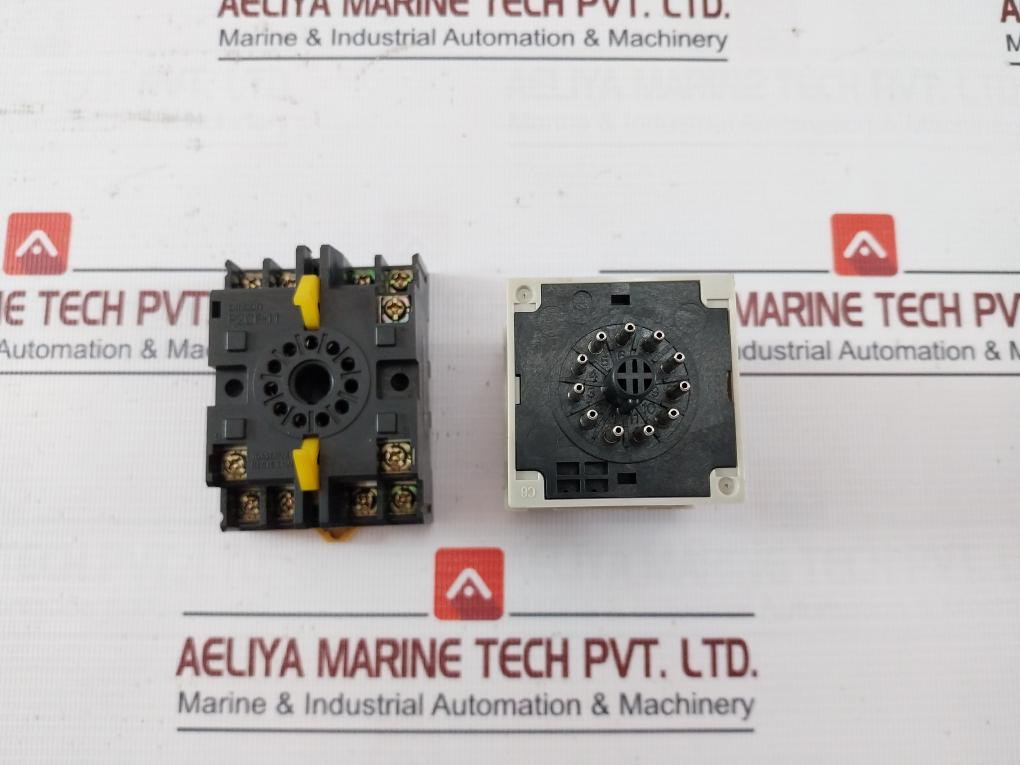 Omron H3Cr-a Solid State Timer With Pin Socket P2Cf-11 100-240Vac 0.05S-300H 5A