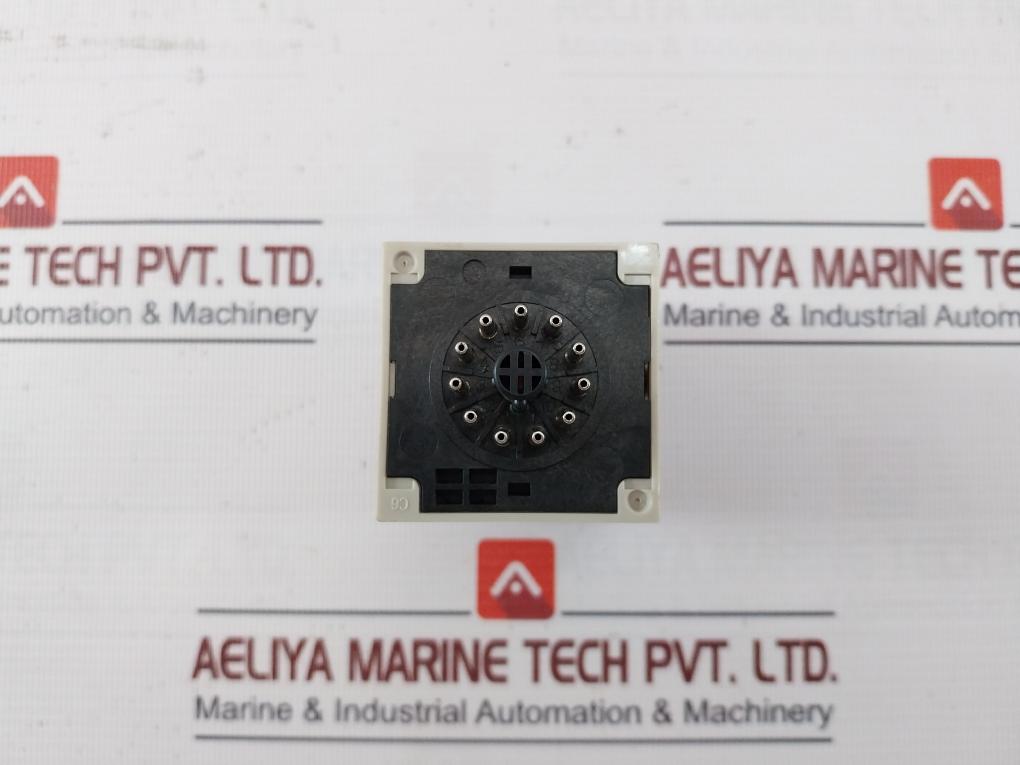 Omron H3Cr-a Solid State Timer With Pin Socket P2Cf-11 100-240Vac 0.05S-300H 5A