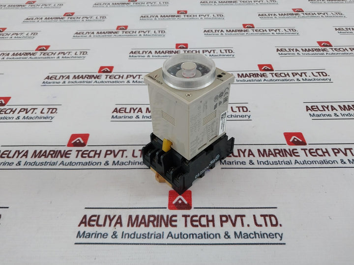 OMRON H3CR-A Time Relay with Base 0.05S-300H 100-125VDC