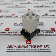 OMRON H3CR-A Time Relay with Base 0.05S-300H 100-125VDC