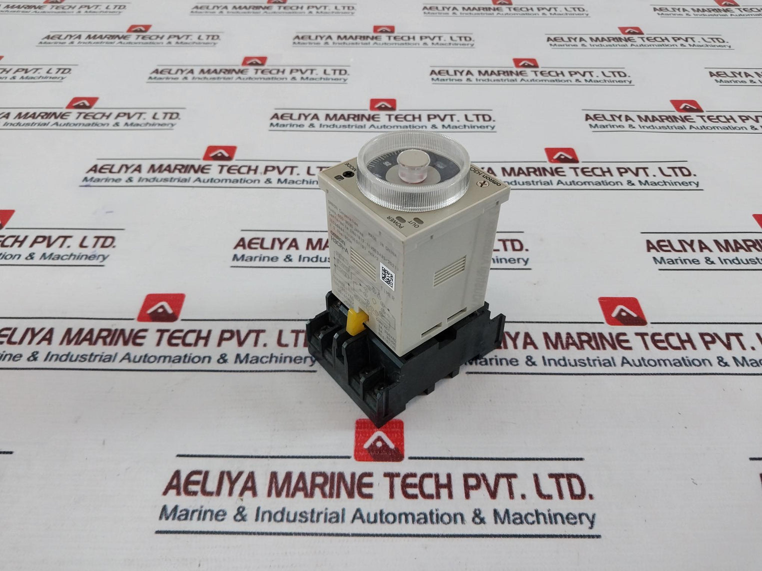 OMRON H3CR-A Time Relay with Base 0.05S-300H 100-125VDC