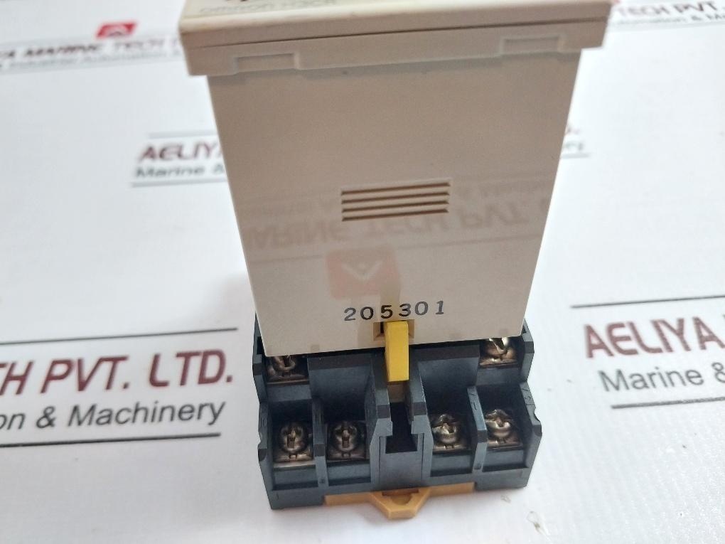 Omron H3Cr-a Timer Module 100 To 240Vac 5A 250Vac 50/60Hz