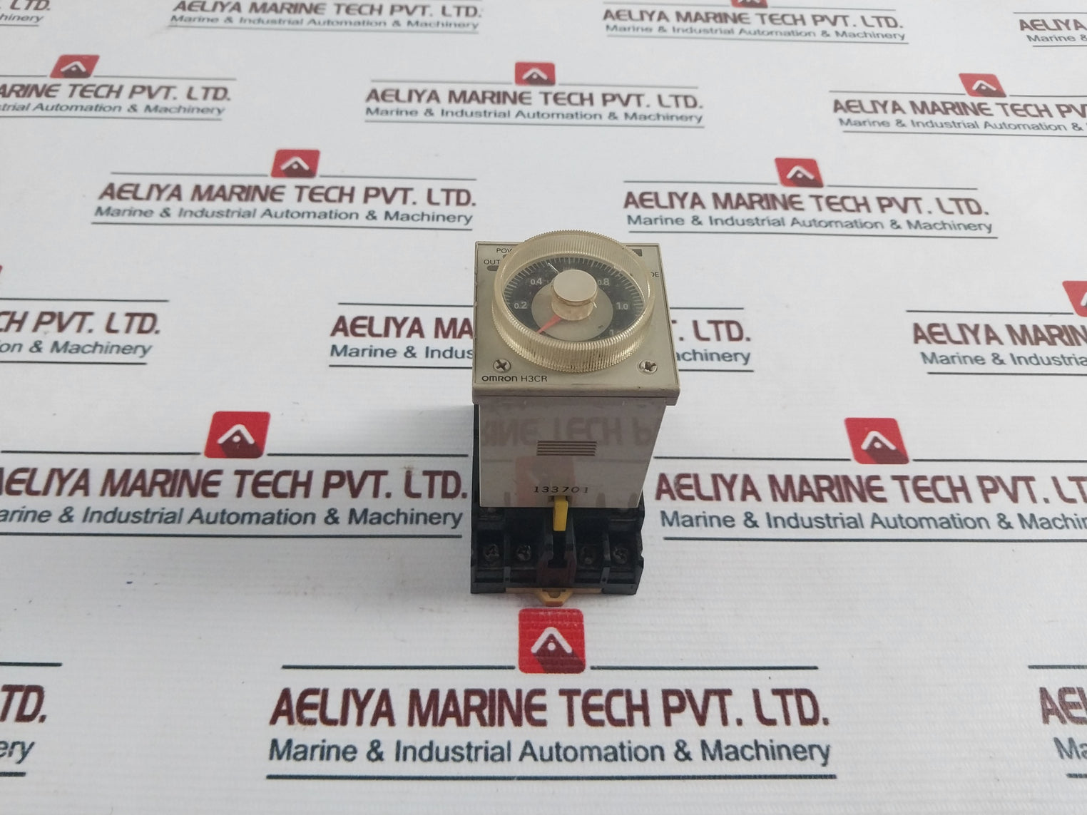 Omron H3Cr-a Timer Relay With Base 100 To 240Vac 50/60Hz